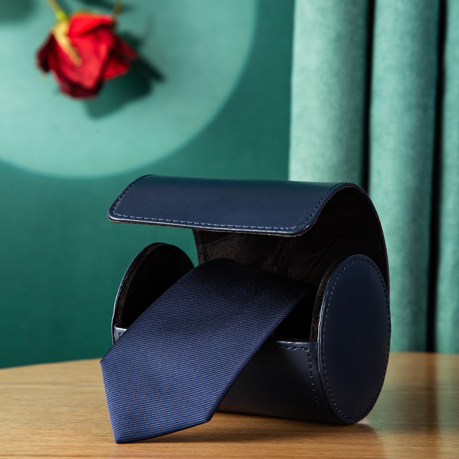 Why You Need A Men's Travel Tie Case to Organize Your Own Ties
